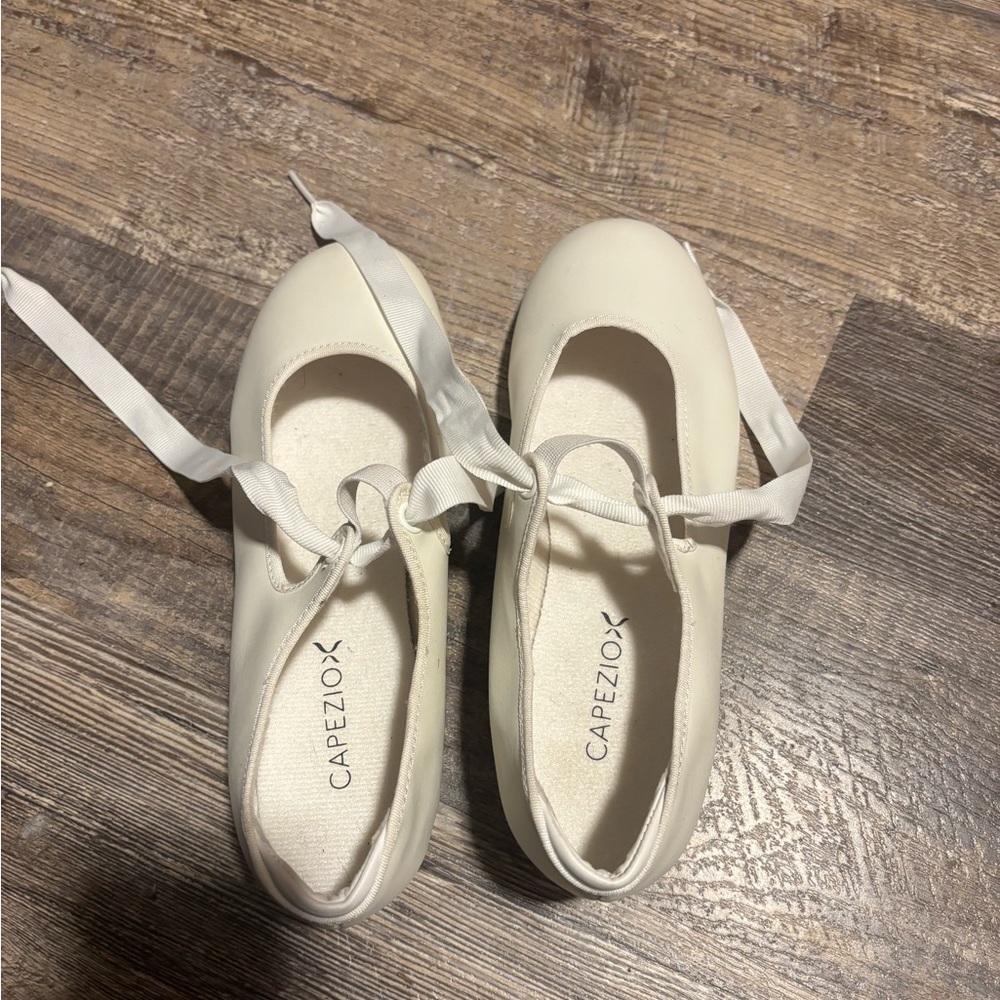 Capezio women’s white leather tap shoes 7.5 dance elastic ribbon dancewear